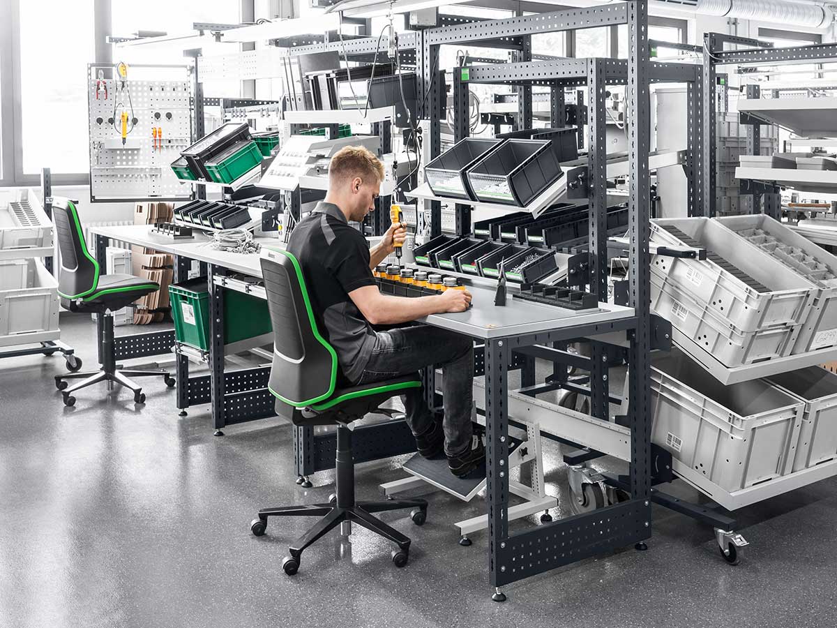 Ergonomics at the assembly workplace with bott avero solution
