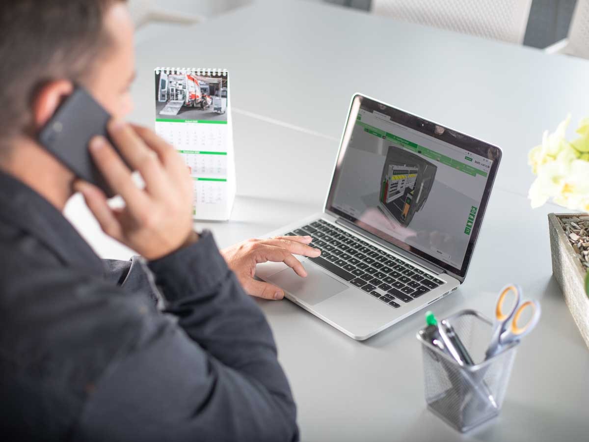 online configurator laptop view