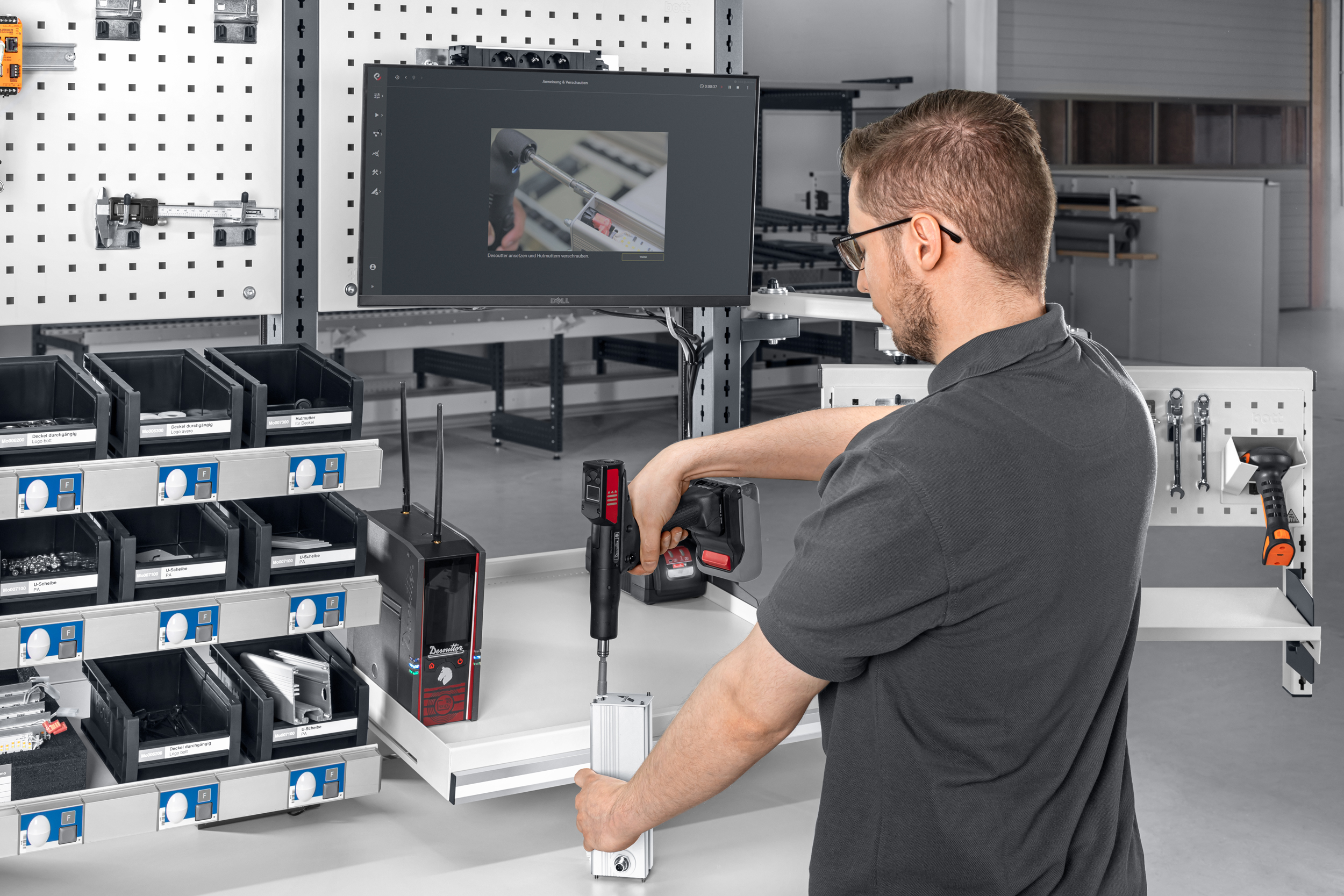 With digital assistance systems, errors in assembly can be avoided.