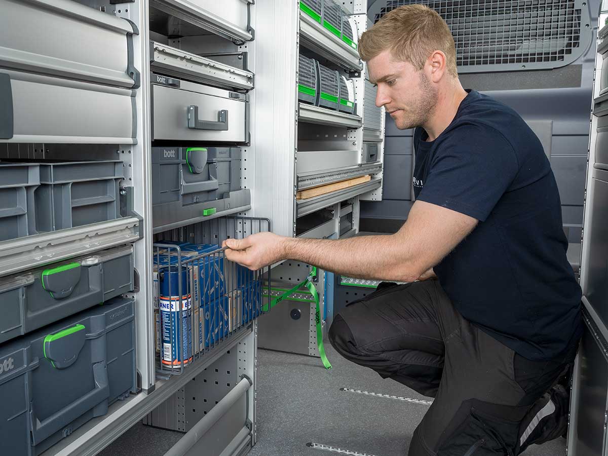 bott load securing shelf system with wire basket