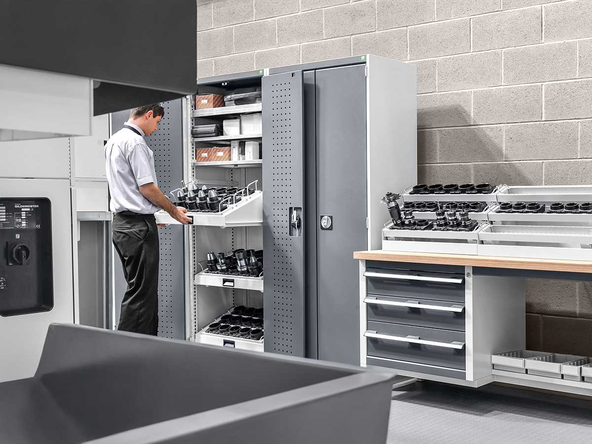bott cubio workshop equipment for production and workshop in grey colour.
